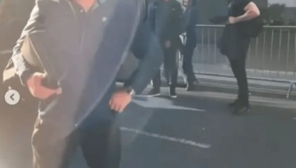 开云体育官方入口-太阳报：一名阿森纳球迷当面怒骂瓜帅，称其毁了自己的生活