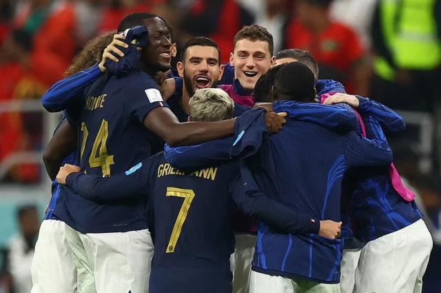 1671060077236033454.jpg 65592199-11528845-image-a-53_167.jpg