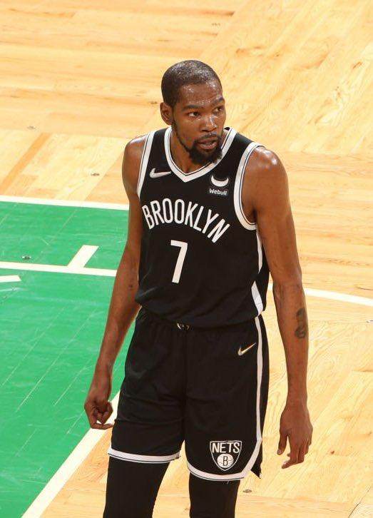 1650624586450061026.jpg FQ1N9vOX0AEDz6D.jpg